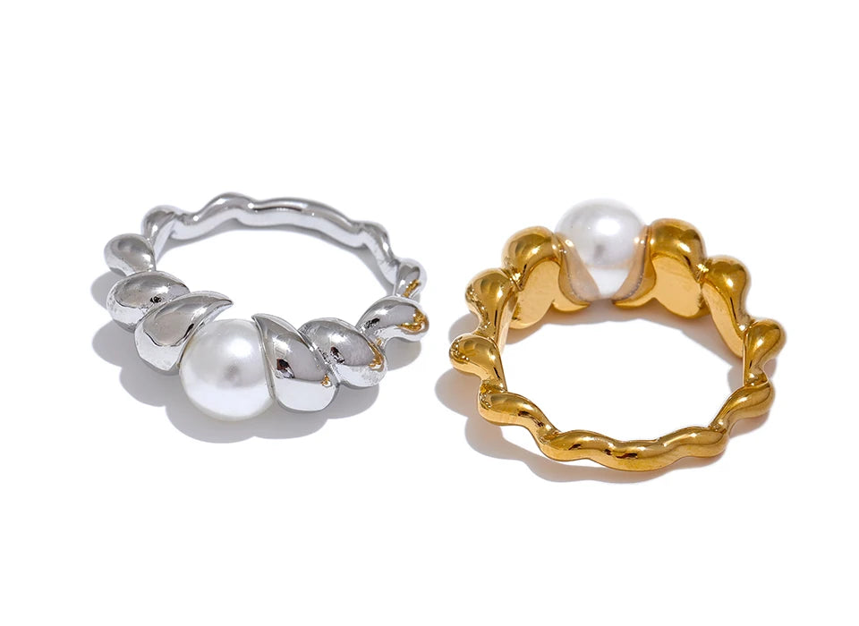 Mika Twisted Pearl Ring