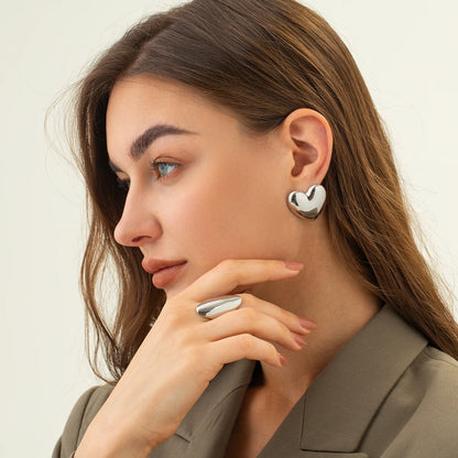 Amelia Heart Earrings
