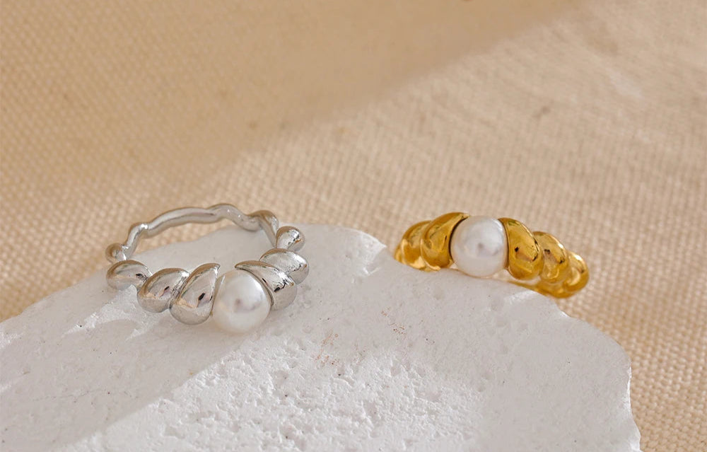 Mika Twisted Pearl Ring