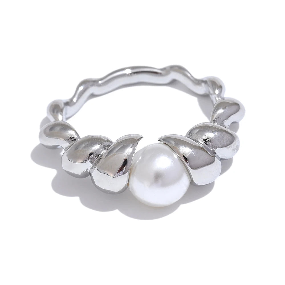 Mika Twisted Pearl Ring