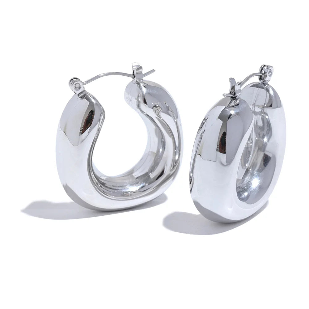 Pair of silver hoop earrings 