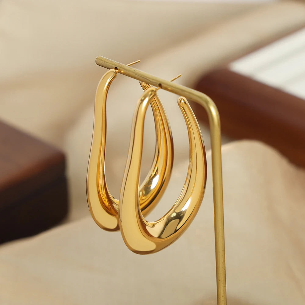 Nila Hoop Earrings