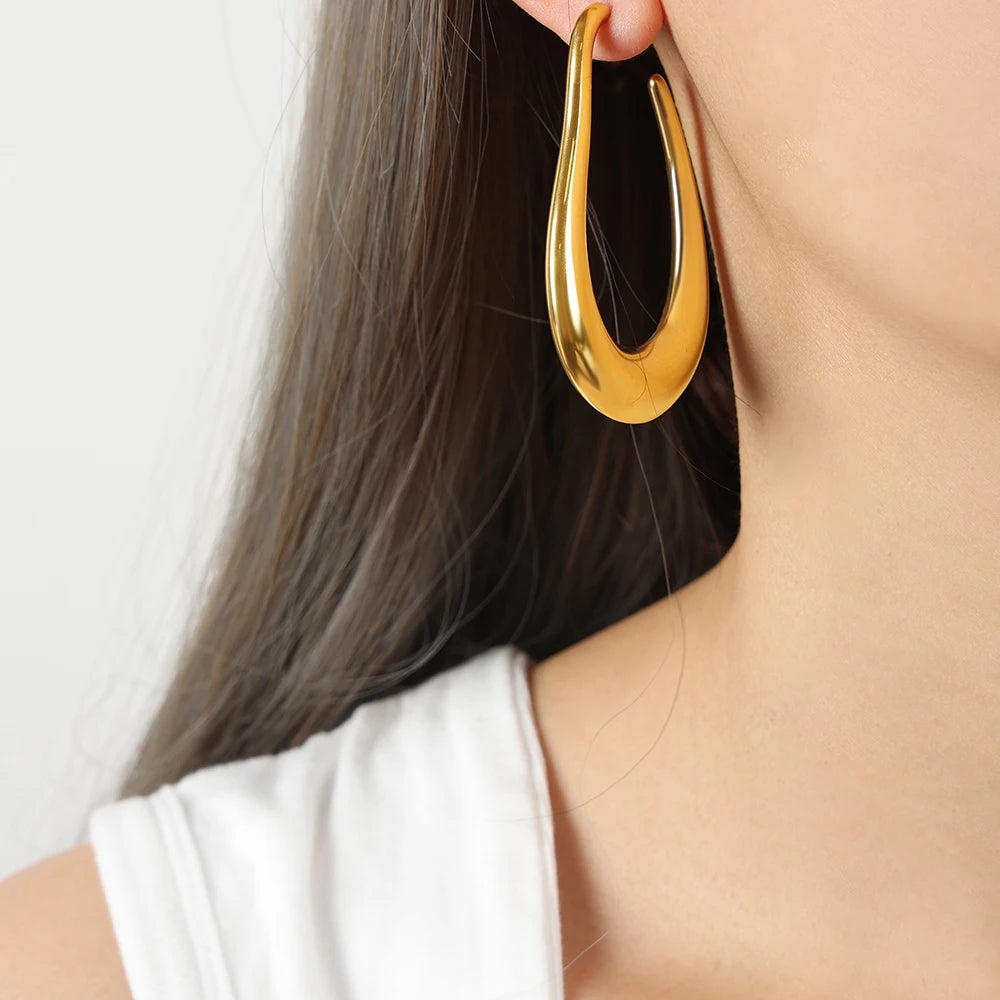 Nila Hoop Earrings