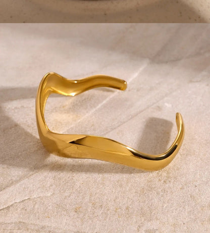 Miranda Wave Cuff