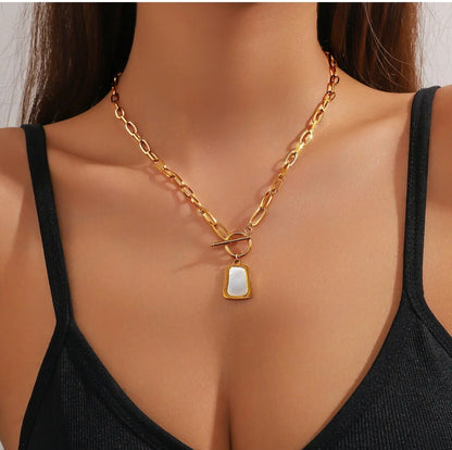 Zena Pendant Necklace