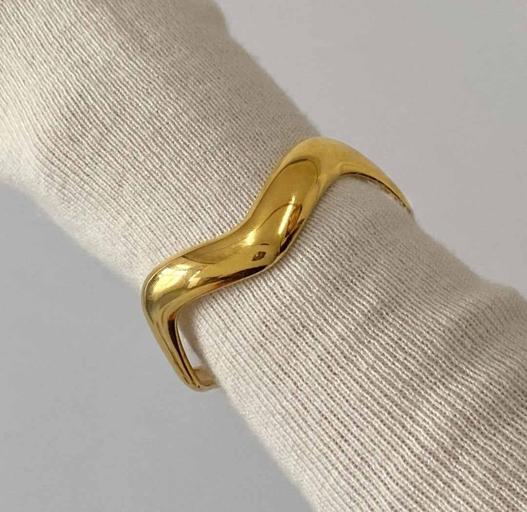 Miranda Wave Cuff