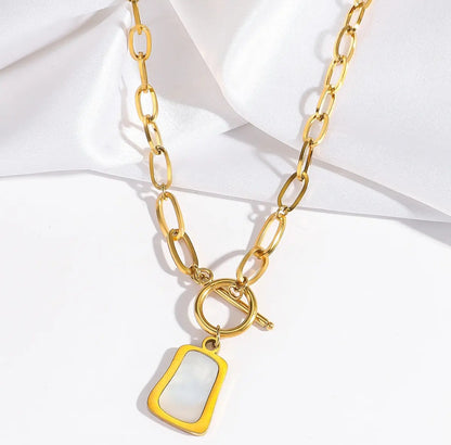 Zena Pendant Necklace