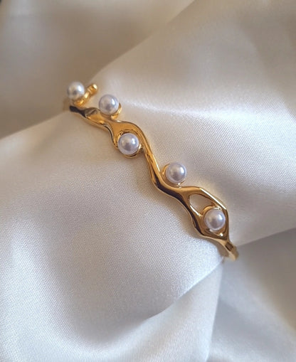Aurelian Pearl Cuff